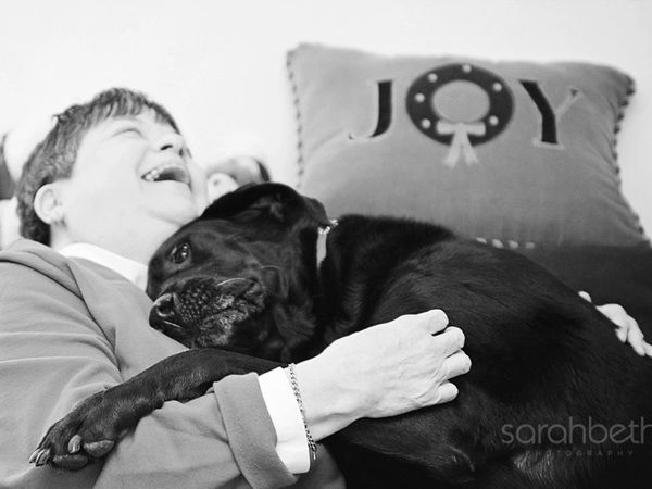 Foto Sara Beth regista últimos momentos entre donos e cães